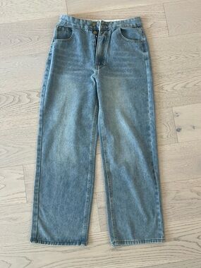 Men's Straight-Leg Jeans in Washed Blue